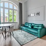 Waterlane Vintage & By Renters