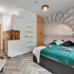 Ξενοδοχείο με διαμερίσματα Waterlane Vintage & By Renters 3*
