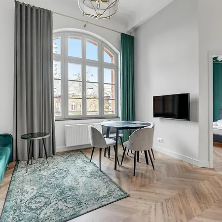 Waterlane Vintage & By Renters 公寓式酒店 4*