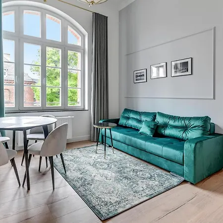 Waterlane Vintage & By Renters