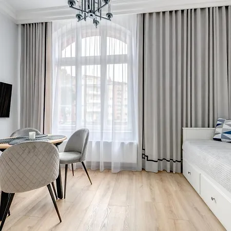 Waterlane Vintage & By Renters