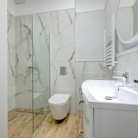 Waterlane Vintage & By Renters