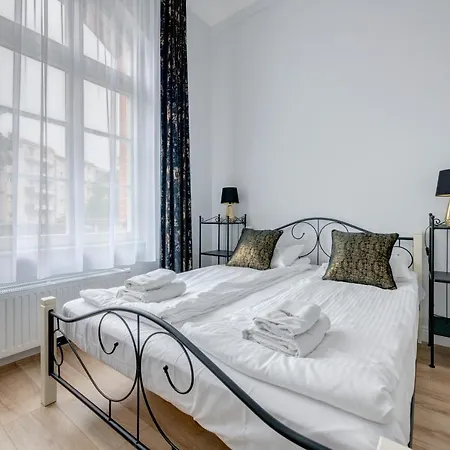 Waterlane Vintage & By Renters Hotel apartamentowy 4*