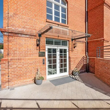 Waterlane Vintage & By Renters