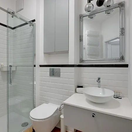 Waterlane Vintage & By Renters 公寓式酒店 4*