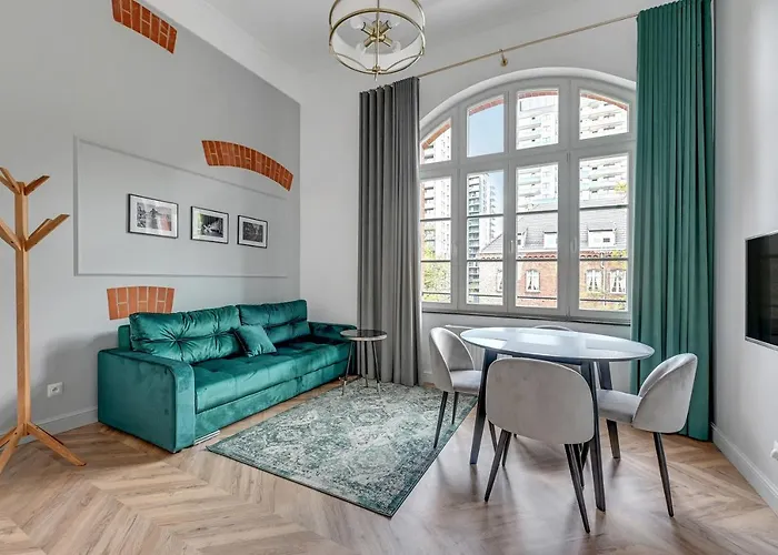 Waterlane Vintage & By Renters Danzig