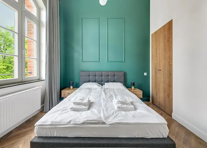 アパートホテル Waterlane Vintage & By Renters 4*