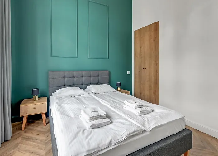 Waterlane Vintage & By Renters 4*